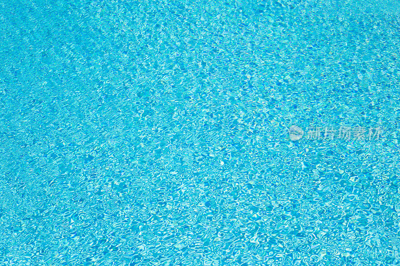 蓝色池水纹理细腻