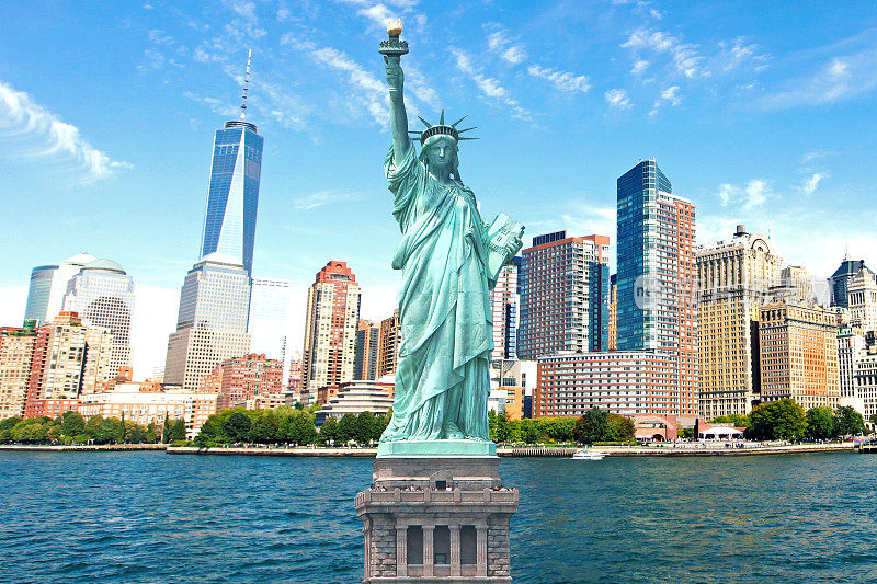纽约天际线自由女神像
