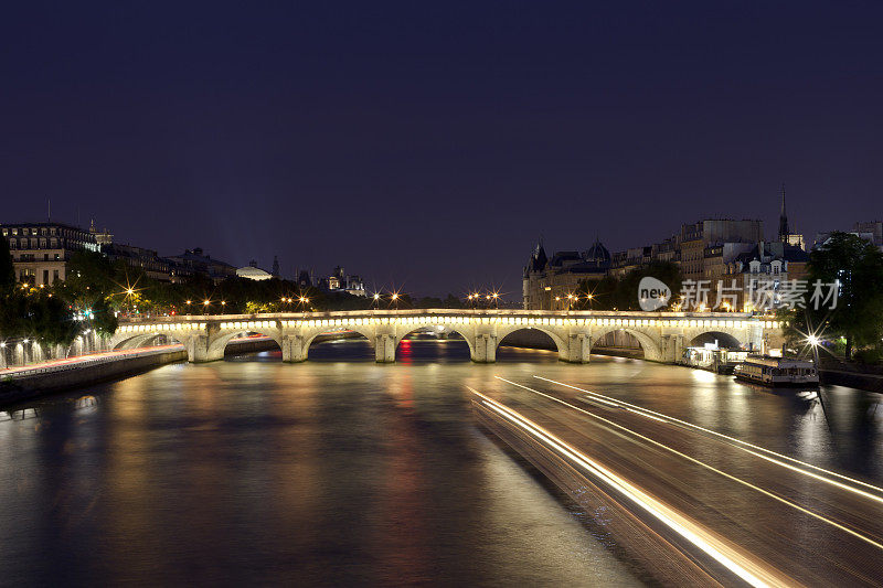 巴黎新桥夜景