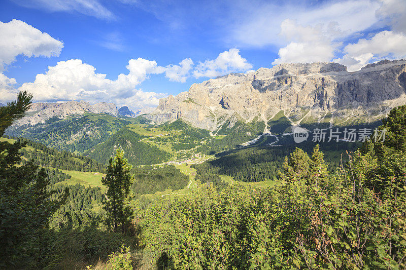 Dolomites地区的Sella和Puez集团