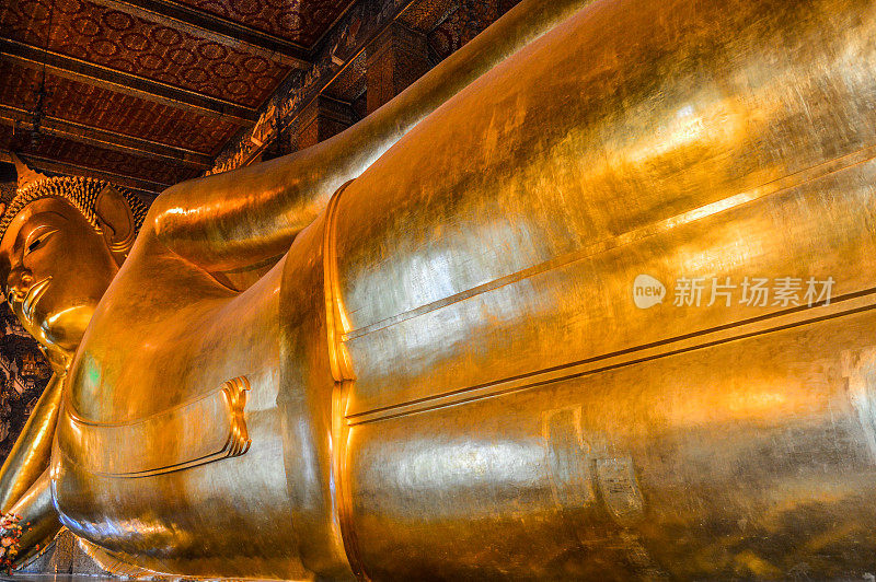 卧佛在卧佛寺在曼谷，泰国
