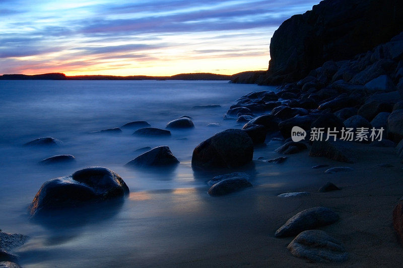 夜间海岸