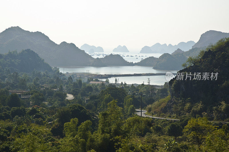 越南下龙湾吉巴岛的喀斯特地貌
