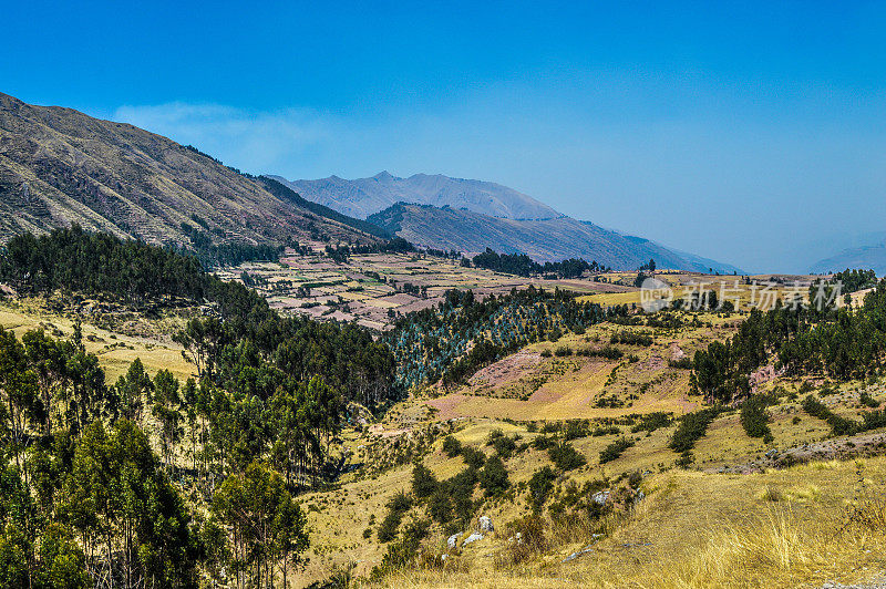秘鲁安第斯山脉全景