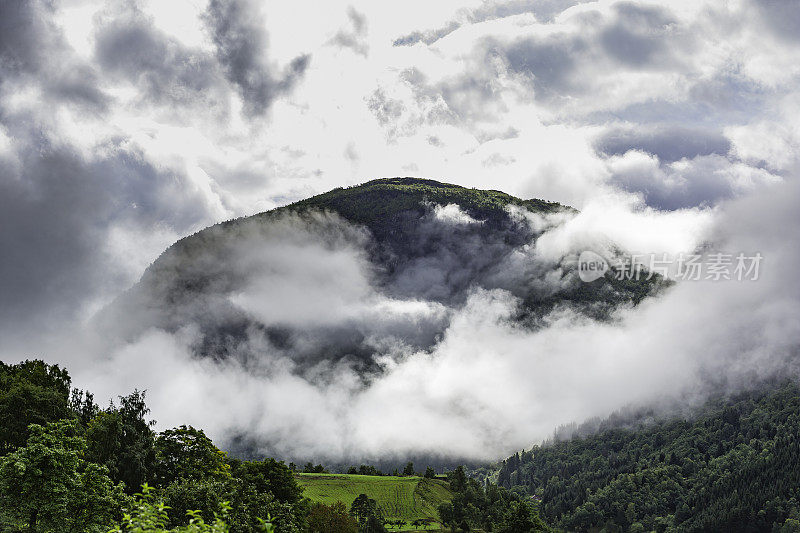 云中之山