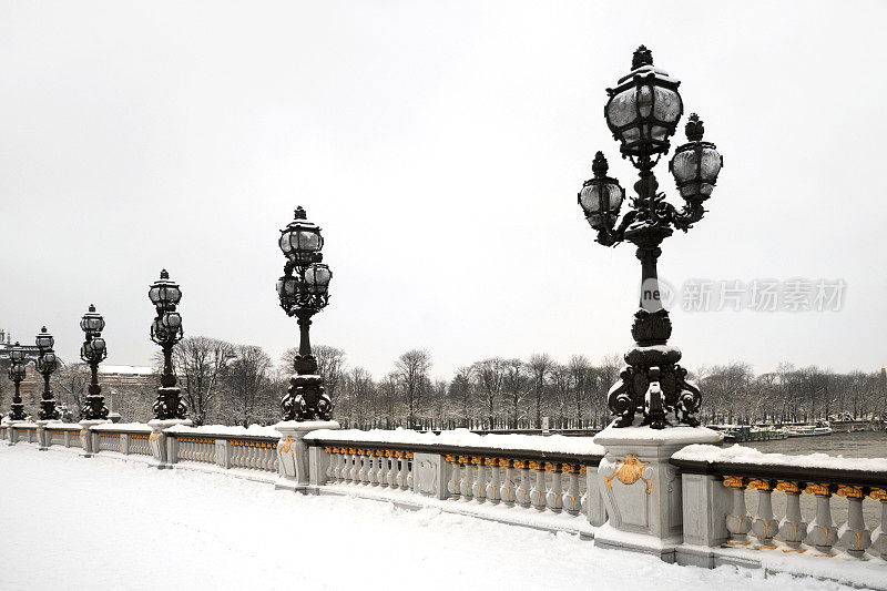 巴黎在雪下