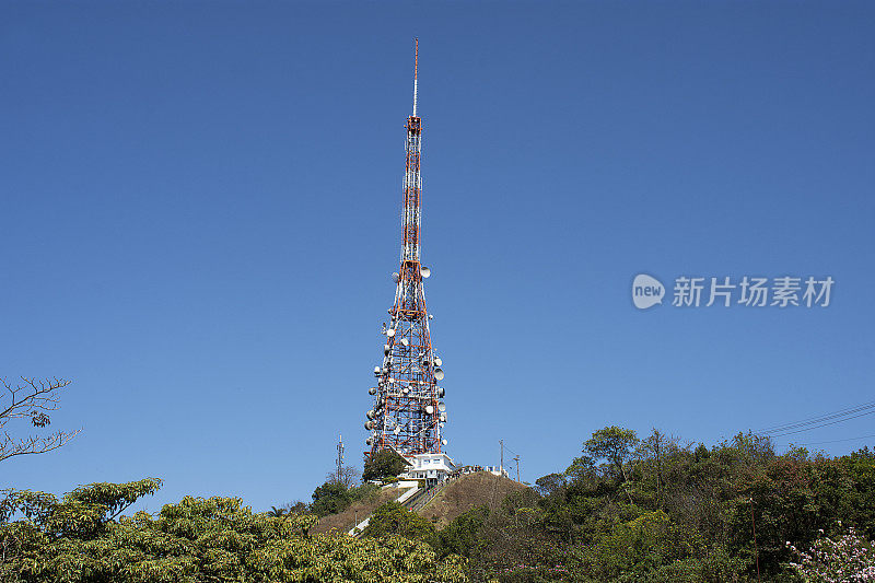 输电杆塔