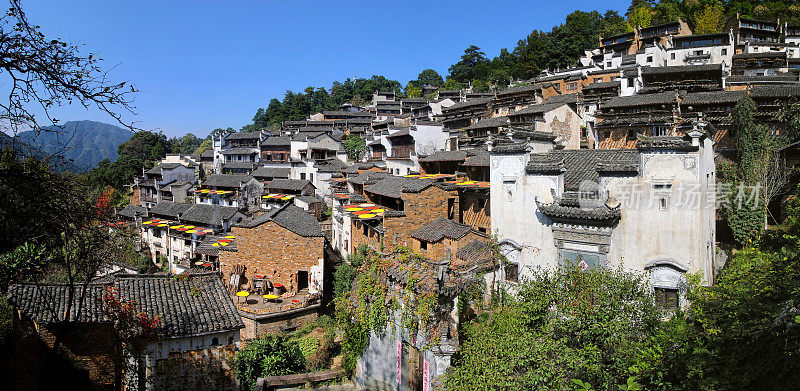 中国婺源县黄陵古村落全景