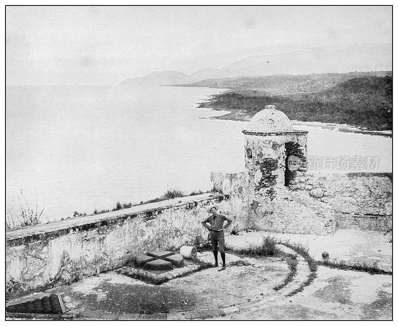 古董黑白照片:莫罗城堡顶部，圣地亚哥德古巴港入口