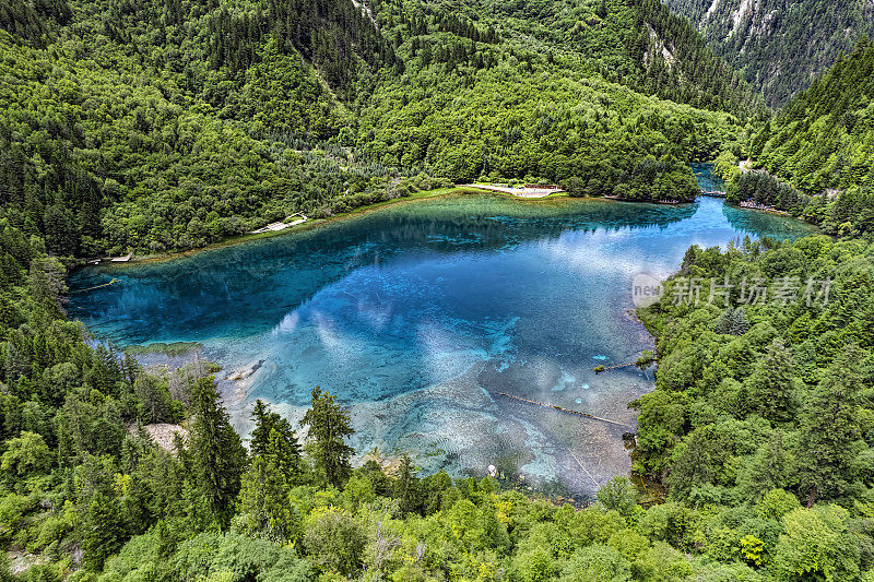 九寨沟的五花湖