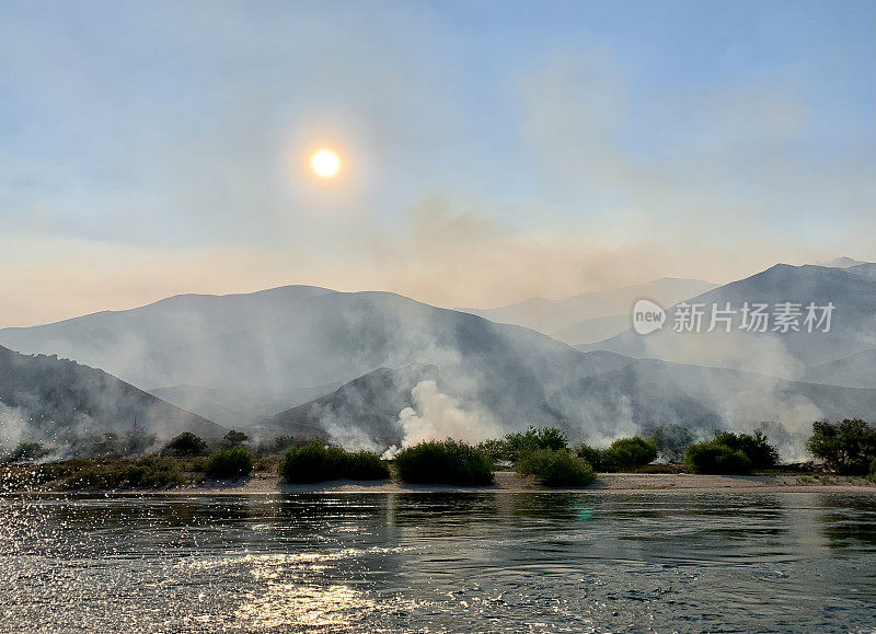 美国爱达荷州蛇河地狱峡谷的火灾