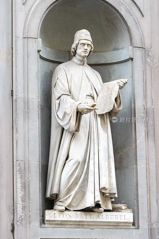 利昂·巴蒂斯塔·阿尔贝蒂在意大利佛罗伦萨乌菲齐柱廊的壁龛里