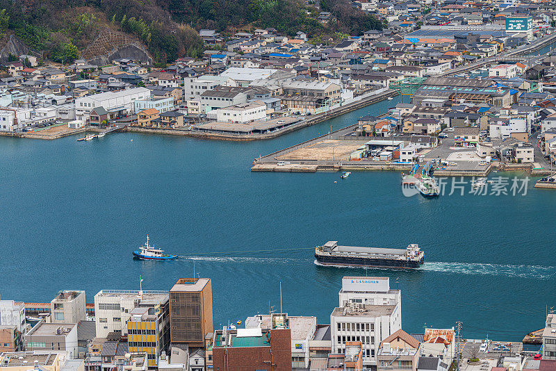 从仙草山俯瞰尾道港口城