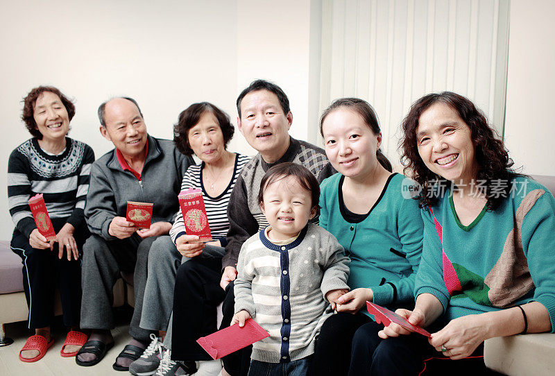 幸福亚洲大家庭，在新的一年里