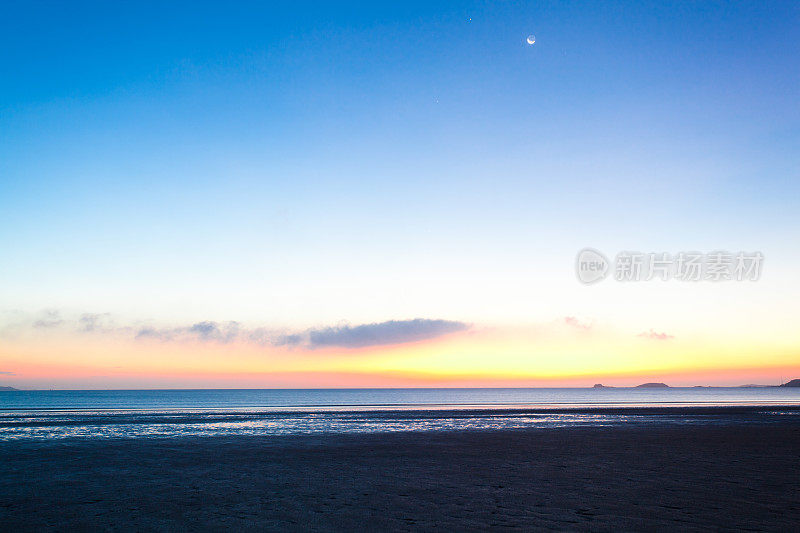 海滩上的日出