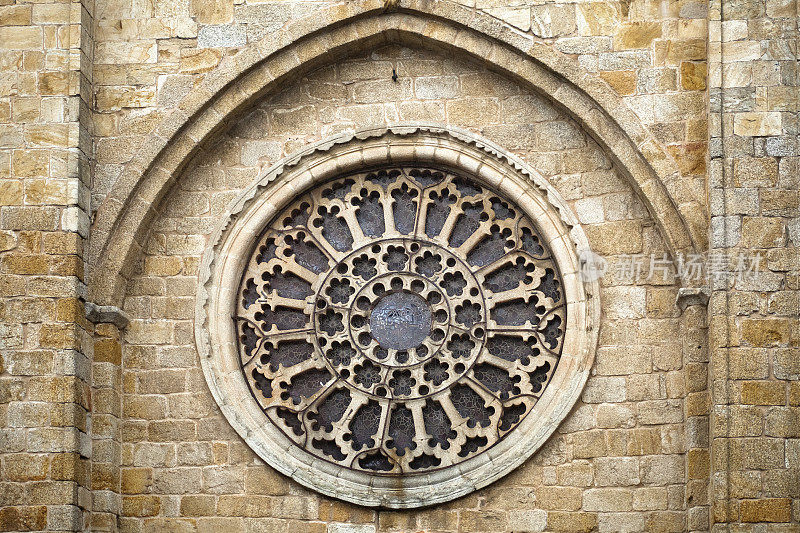 玫瑰窗在Mondoñedo大教堂正面，加利西亚，西班牙。