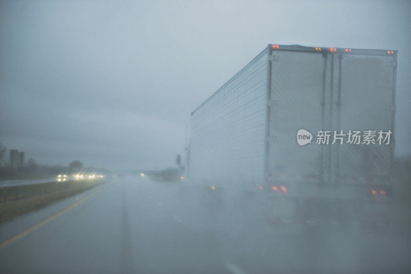 暴雨