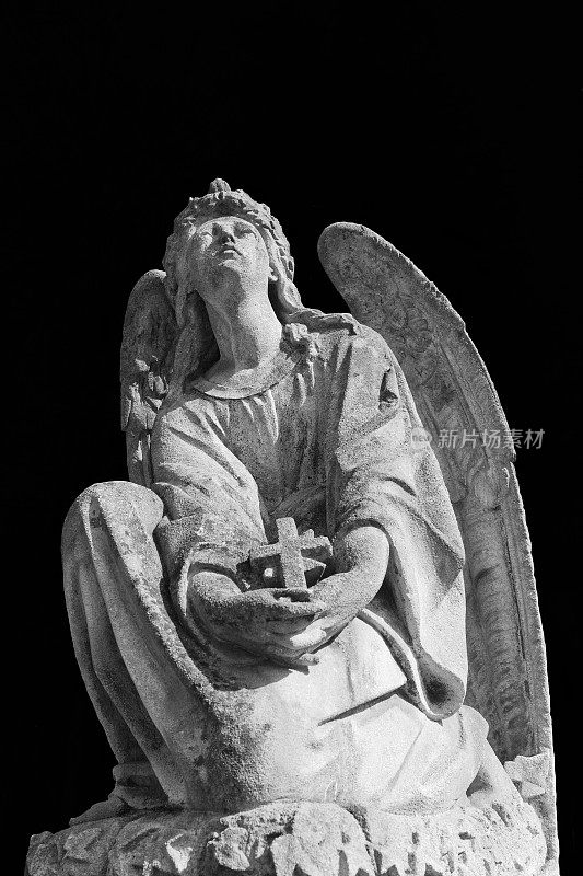 乌克兰利沃夫，利沃夫公墓的天使雕像