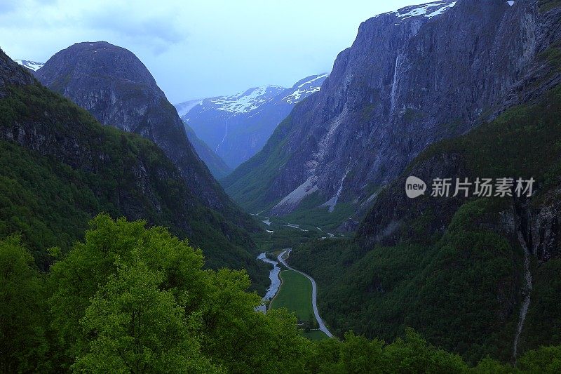 纳罗伊达伦山谷从上面的斯托尔海姆景观全景，挪威，斯堪的纳维亚