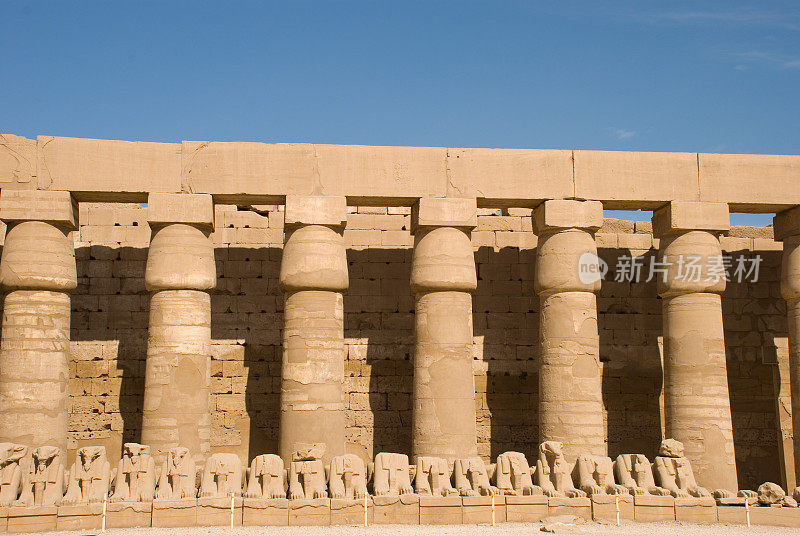埃及卢克索卡纳克神庙的柱子