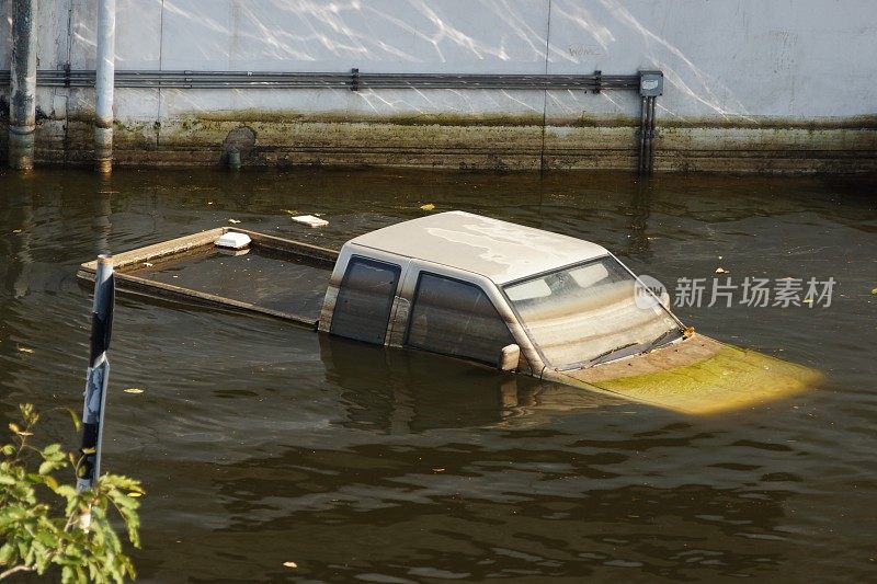泰国曼谷的洪水补给车