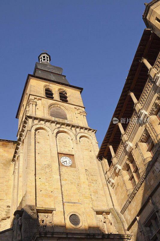 位于Sarlat-la-Canéda的圣萨塞尔多斯大教堂的塔