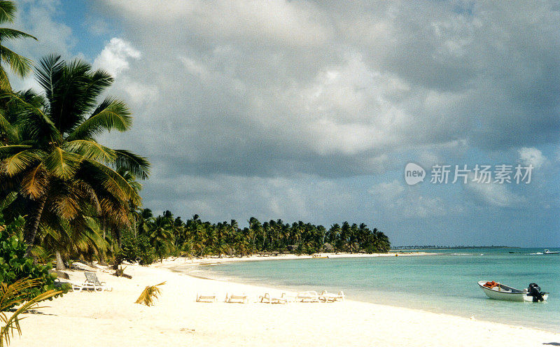 多米尼加共和国绍纳岛白色沙滩