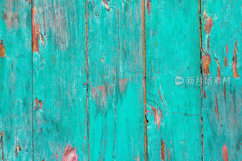 纹理绿松石背景:旧木材上的旧漆