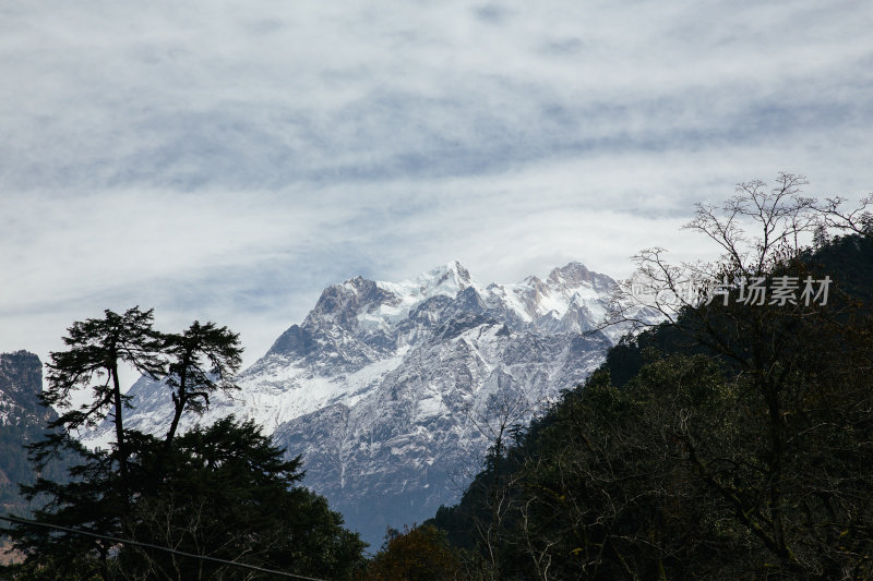 安纳普尔纳峰电路