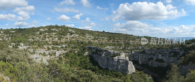 Luberon:靠近Gordes的Veroncle峡谷