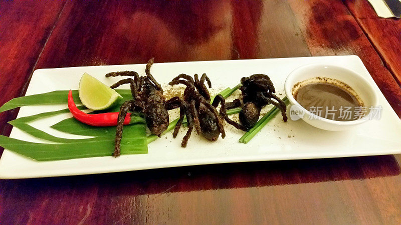 炸狼蛛——柬埔寨的奇怪食物
