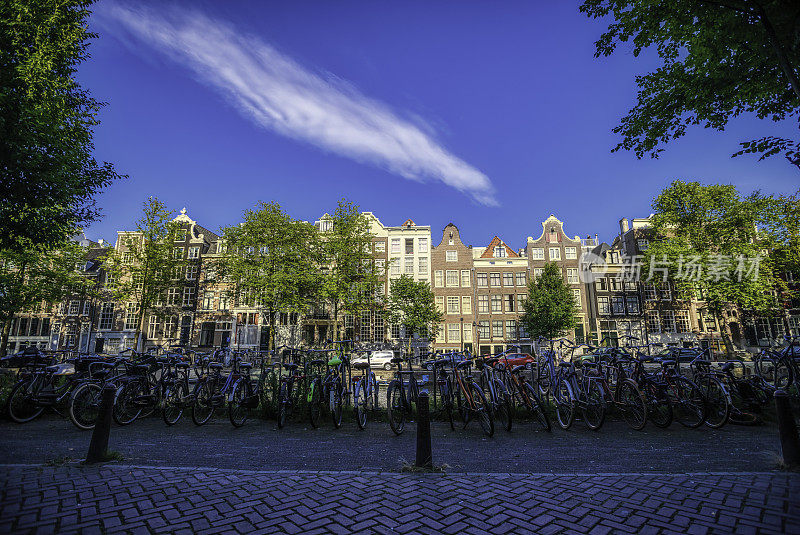 阿姆斯特丹的自行车和运河(HDRi)