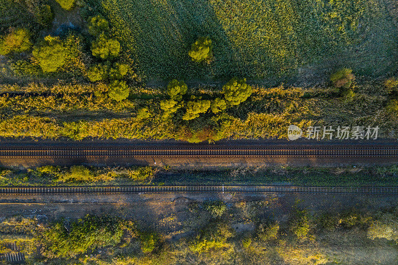 上午铁路鸟瞰图