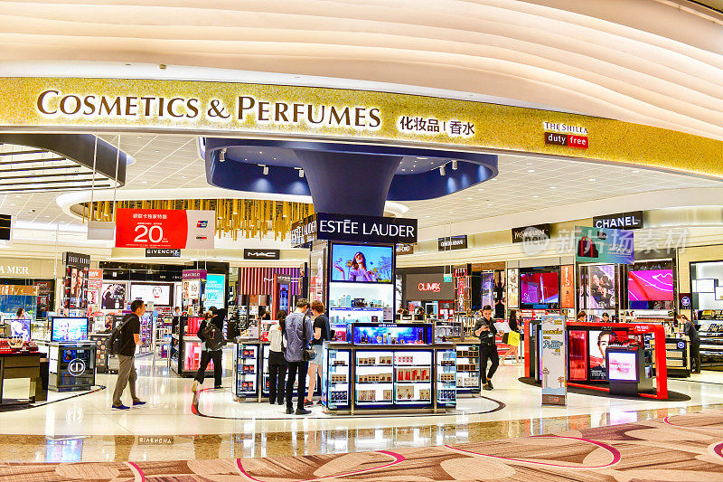 新加坡樟宜机场4号航站楼的化妆品店