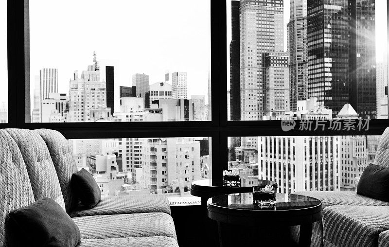 从窗口看曼哈顿。