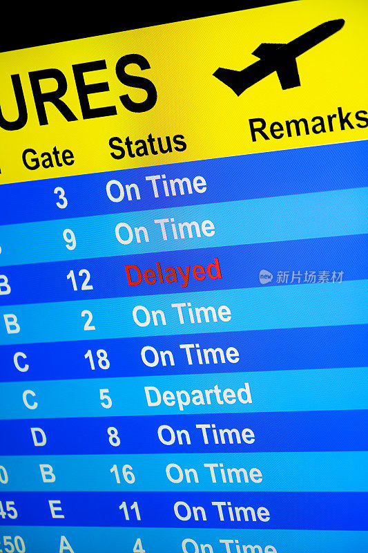 “延误”航班的登机牌特写。