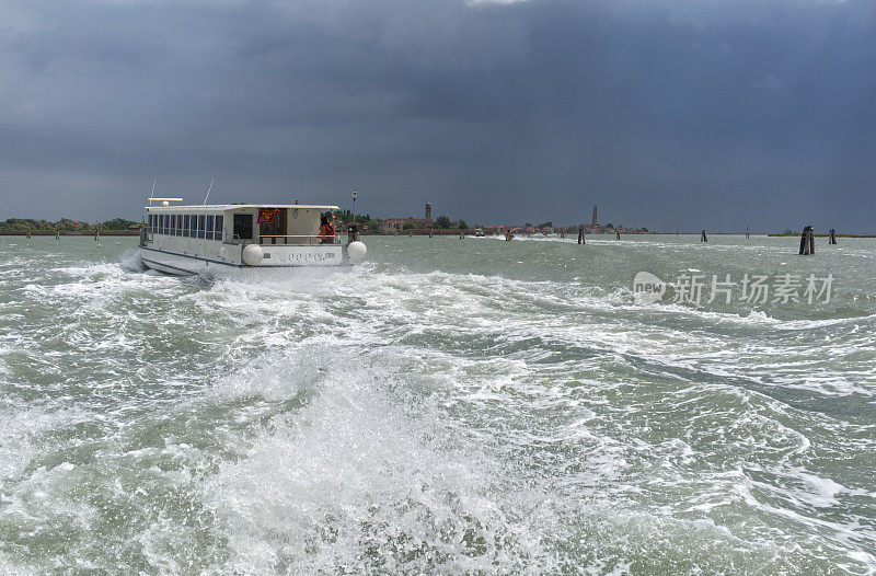 DSC07163在暴风雨中离开布拉诺