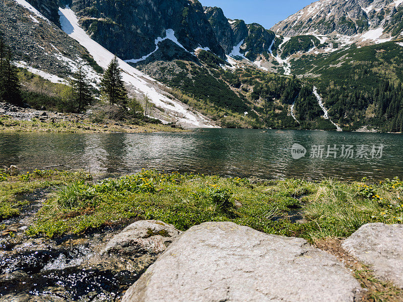 莫斯基·奥科，海眼。波兰小波兰省扎科帕内的波兰风景。马洛波尔斯基省的塔特拉山脉。岩石和山脉，国家公园摄影。