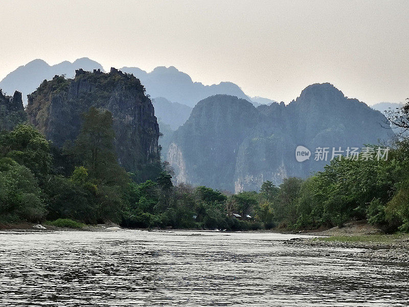 老挝万荣南松河喀斯特丘陵景观