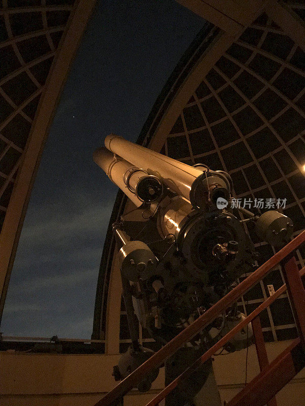 加州洛杉矶格里菲斯天文台的望远镜