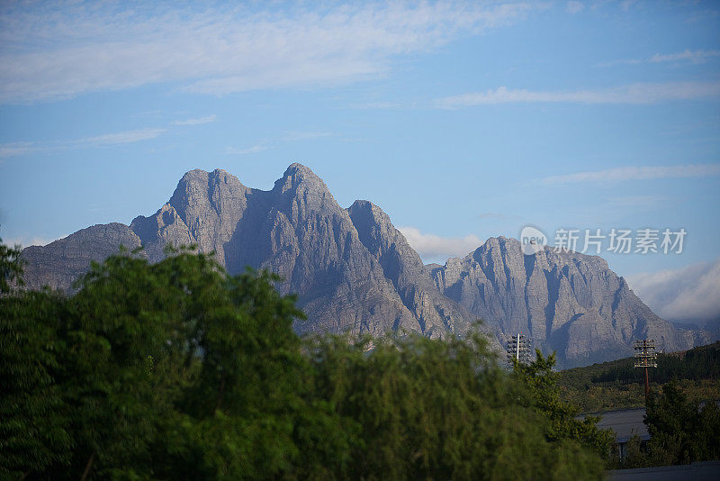 双胞胎南峰皮克杨克肖克山