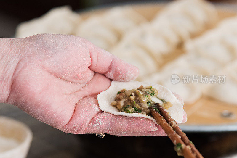 中国烹饪饺子