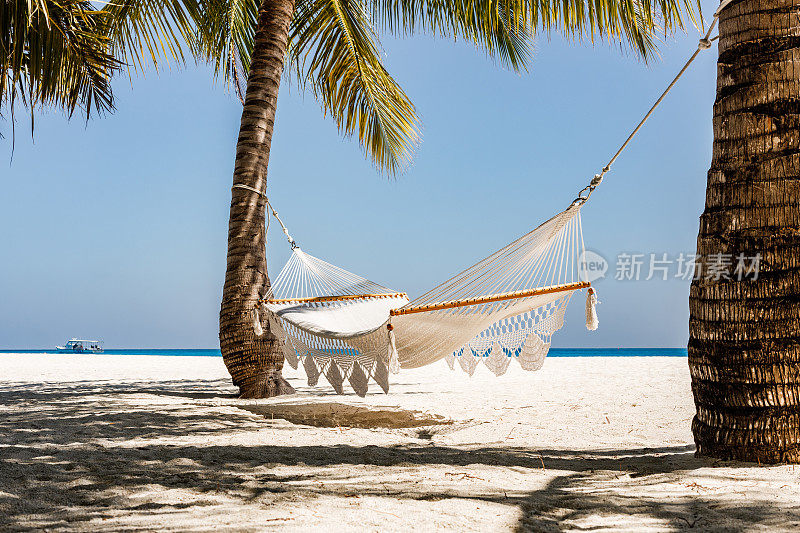 马尔代夫海滩上的吊床!
