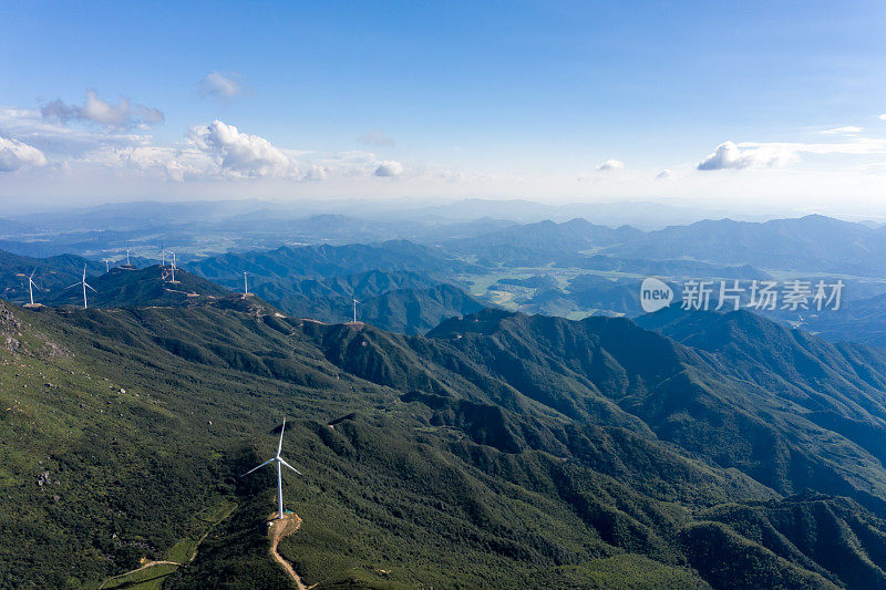 风力发电大面积分布在山区