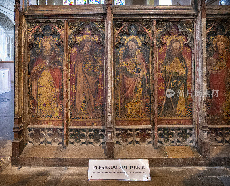 旧亨斯坦顿圣玛丽教堂的部分古老的彩绘圣餐屏