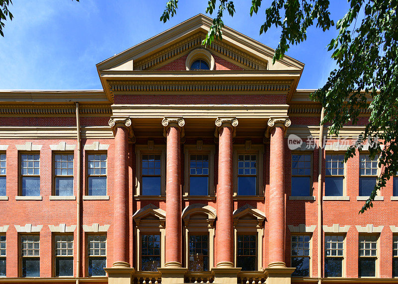 埃文斯学校(1904)-四柱式离子门廊，丹佛，科罗拉多，美国