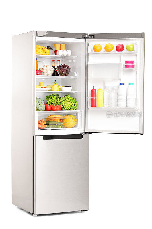打开装满健康食品的冰箱