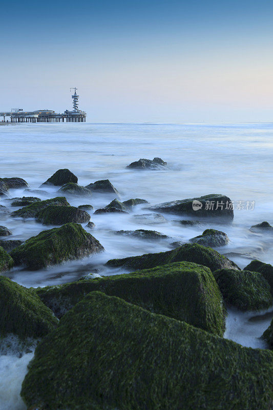 斯赫弗宁根海岸郁郁寡欢的海景