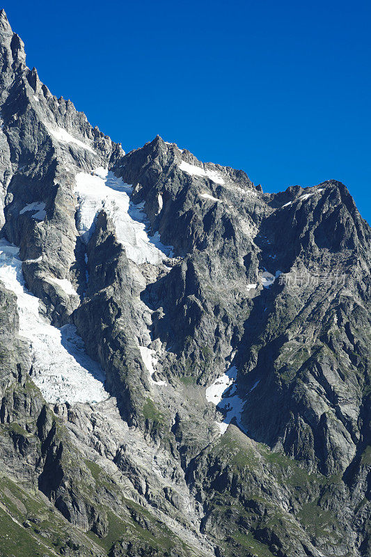 法国阿尔卑斯山的山脉景观