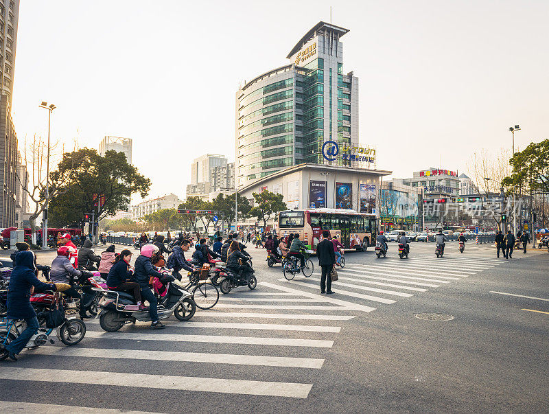 繁忙的中国十字路口